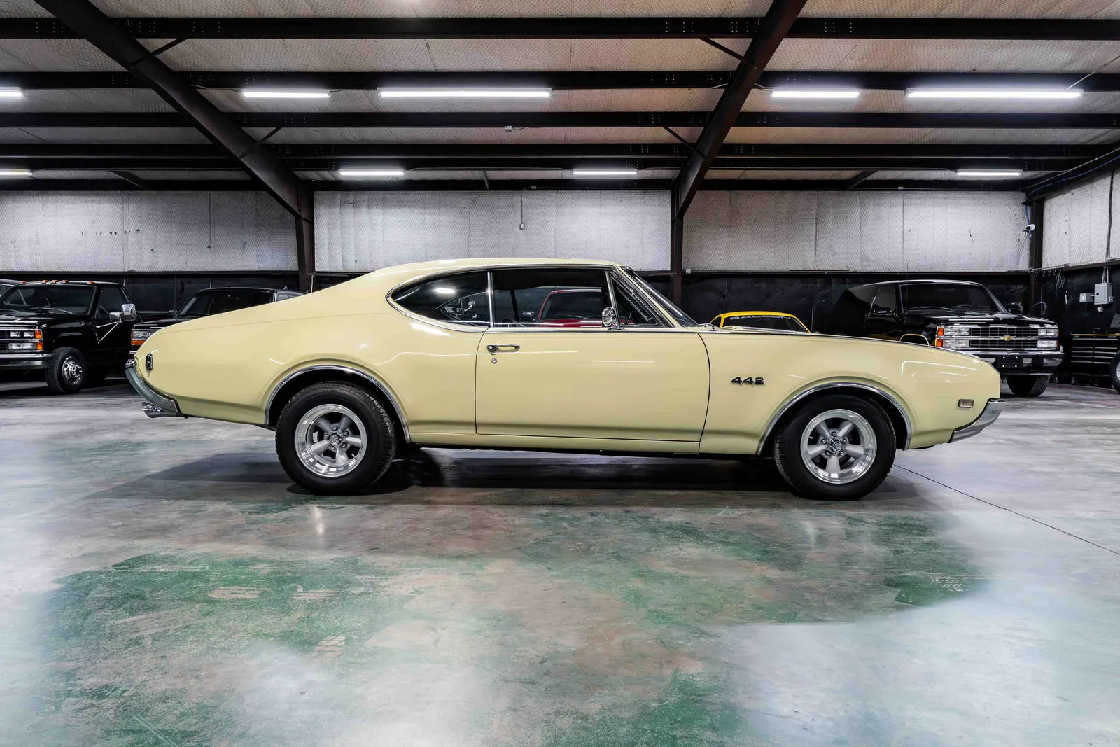 1968-Oldsmobile-442-Saffron AYellow-344878M274801A-38.jpg